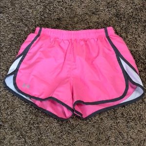 XS Under Armour Semi-Fitted Heat Gear Shorts